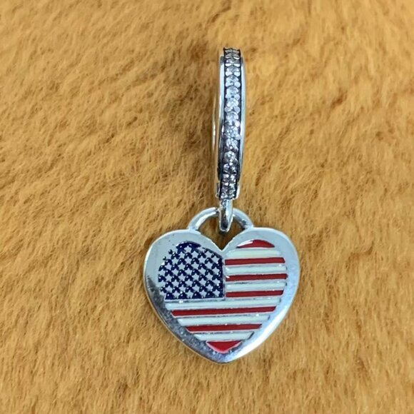 Pandora I Love USA exclusive Charm - Picture 1 of 4